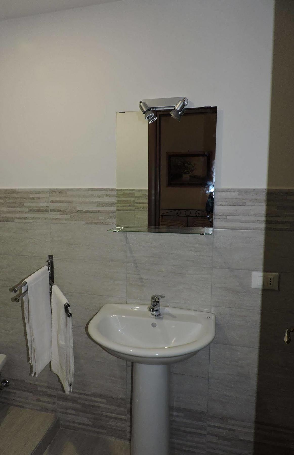 Living Rome Ottaviano B&B ภายนอก รูปภาพ