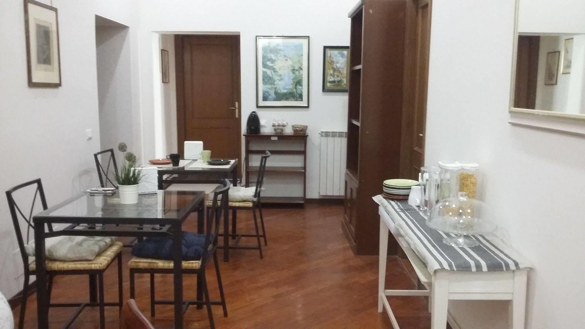 Living Rome Ottaviano B&B ภายนอก รูปภาพ